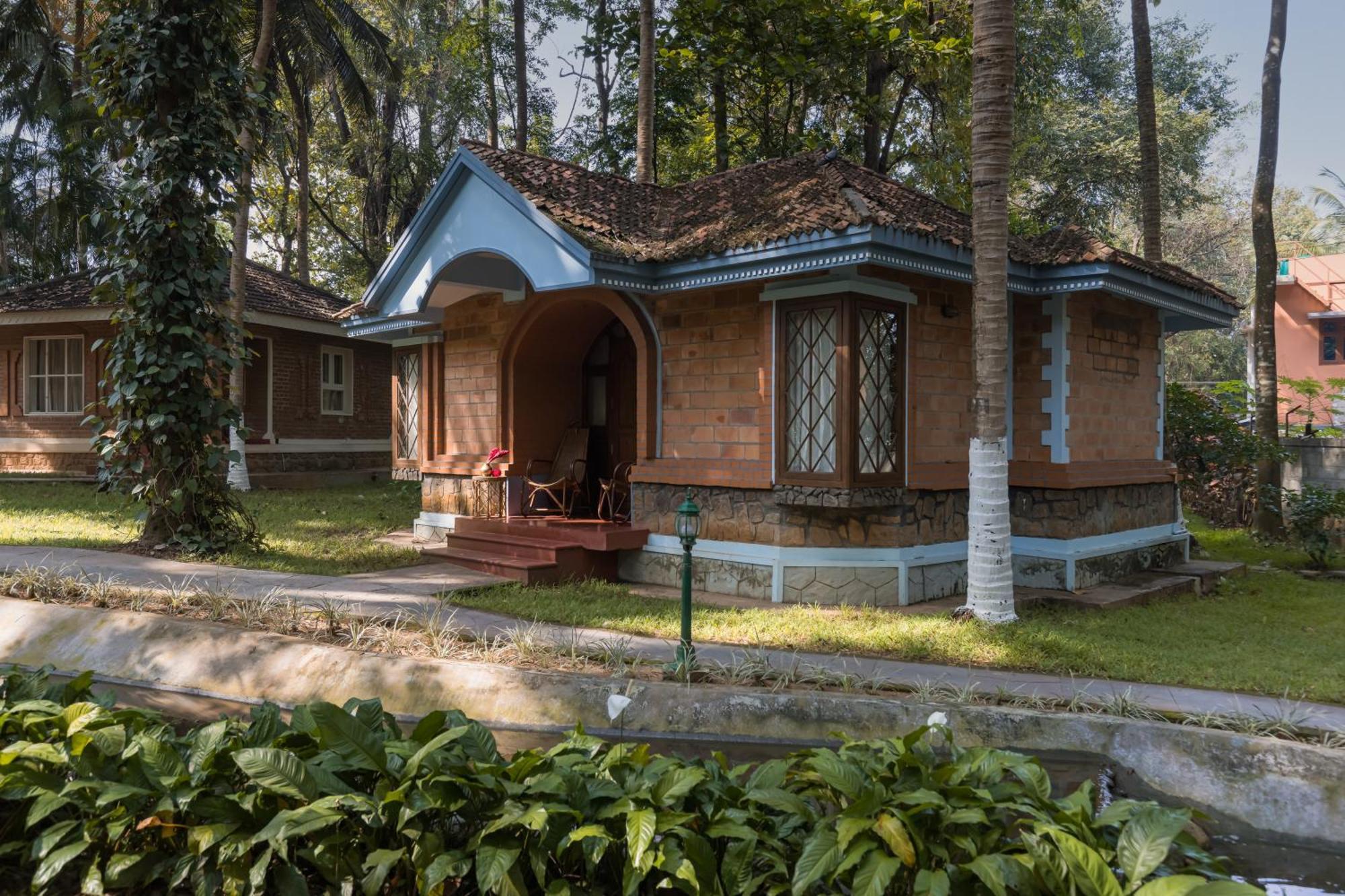 Kairali - The Ayurvedic Healing Village Palakkad Exterior photo