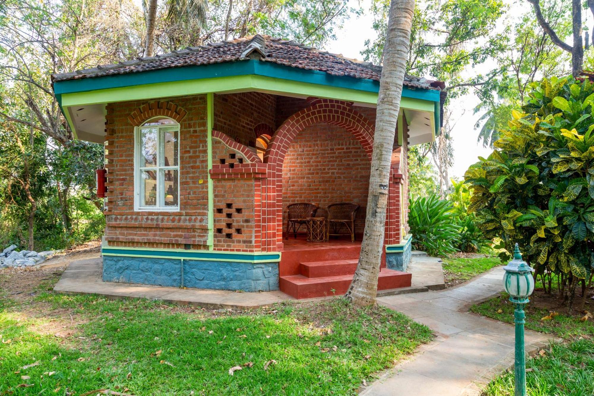 Kairali - The Ayurvedic Healing Village Palakkad Exterior photo