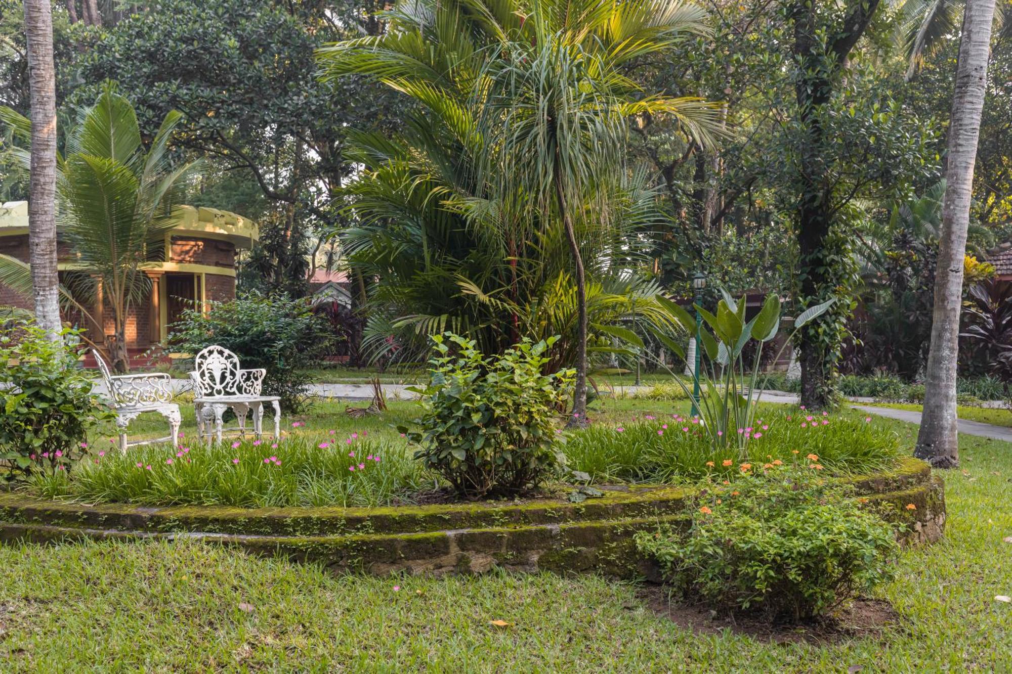 Kairali - The Ayurvedic Healing Village Palakkad Exterior photo