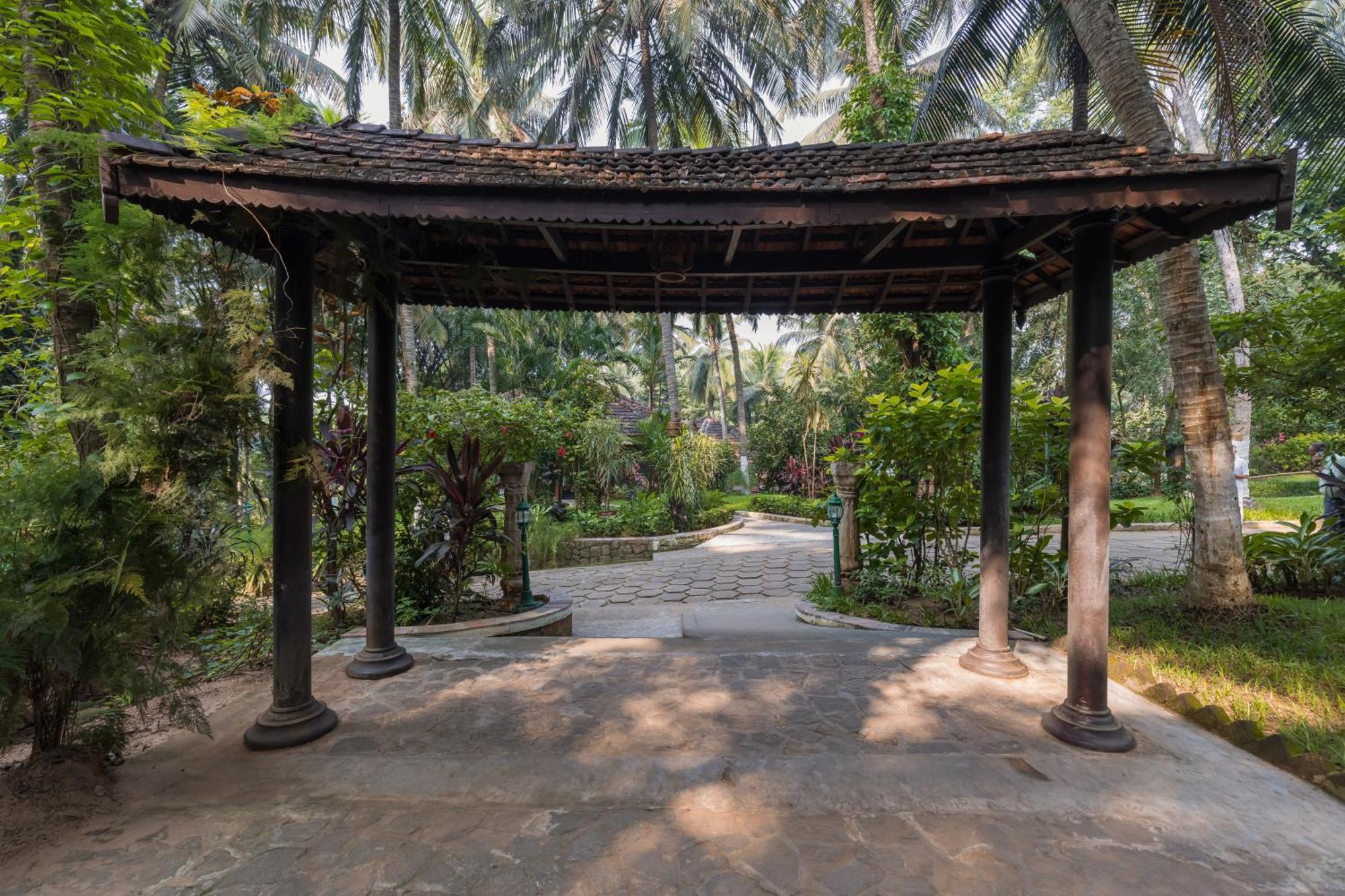 Kairali - The Ayurvedic Healing Village Palakkad Exterior photo